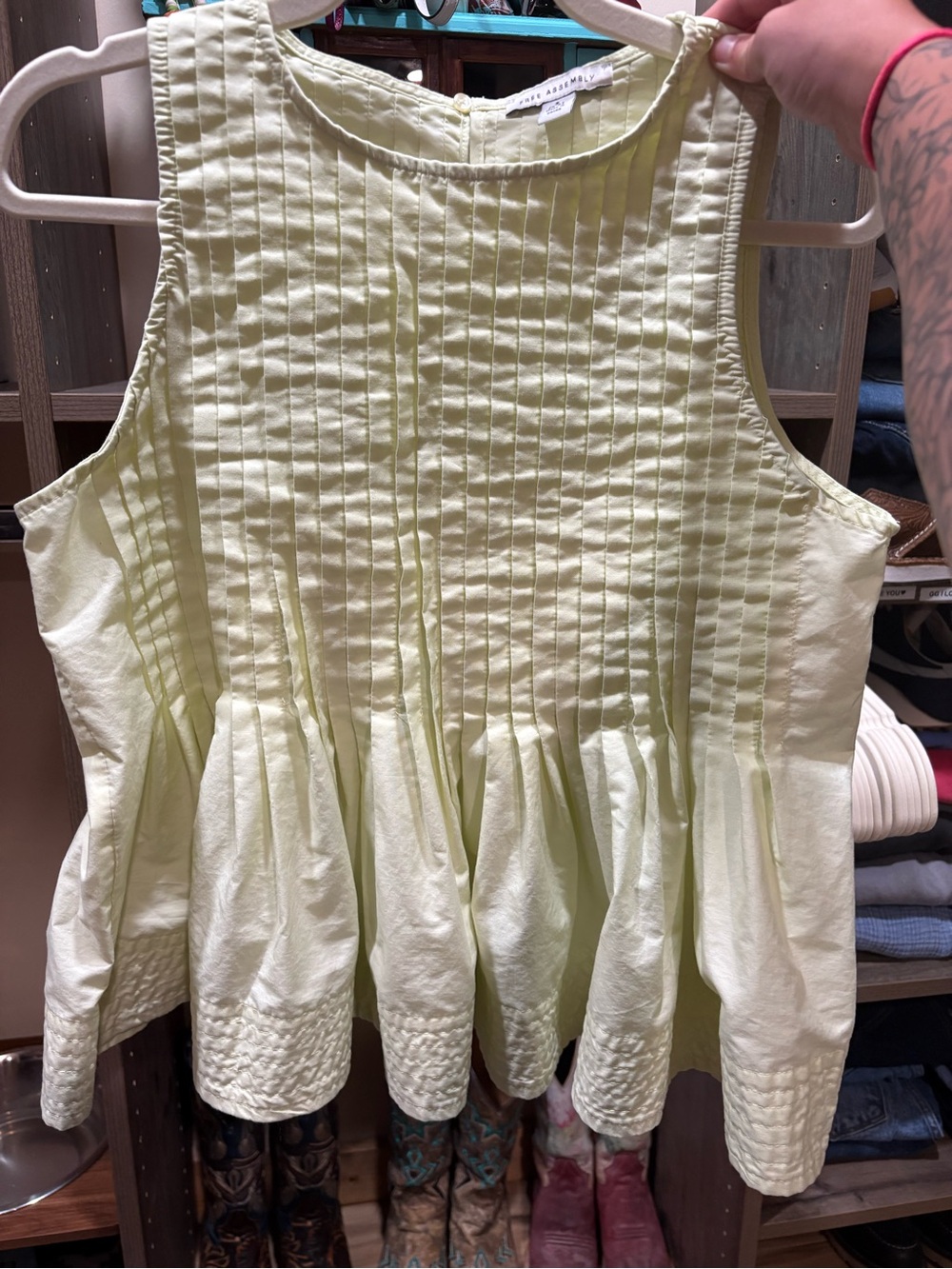 Pintuck Peplum Tank Top in Light Green